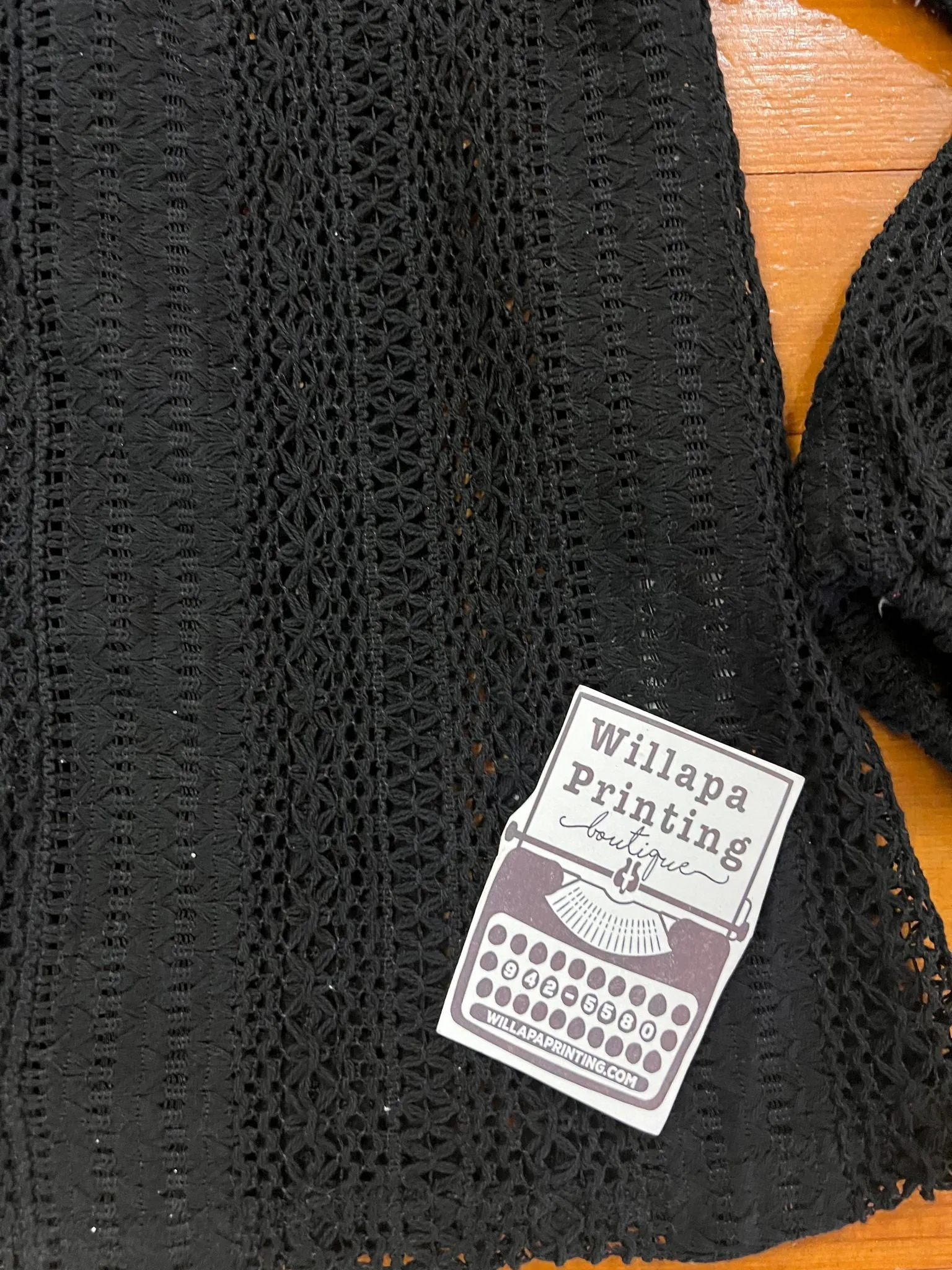 BLACK LACE BUTTON DOWN VNECK TOP