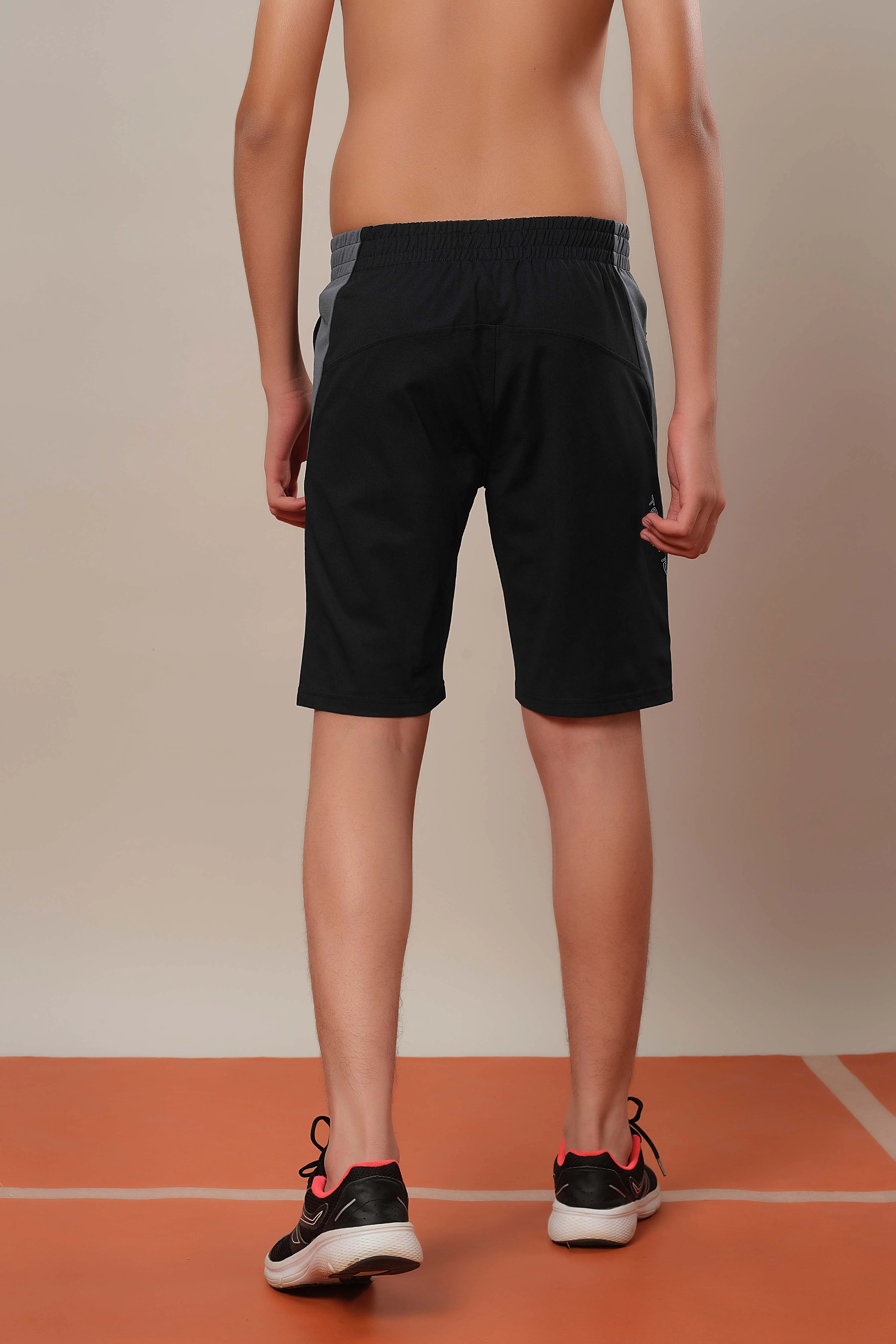 Boys Colorblock Regular Fit Shorts with 4 Way Crispy