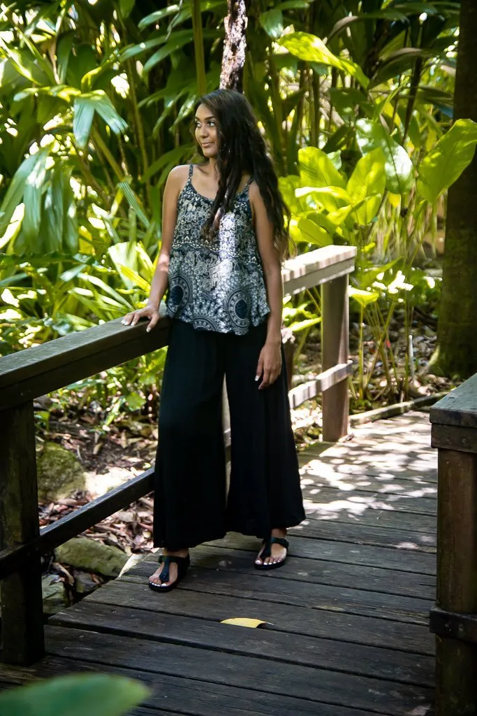 Corvinia Top - Black