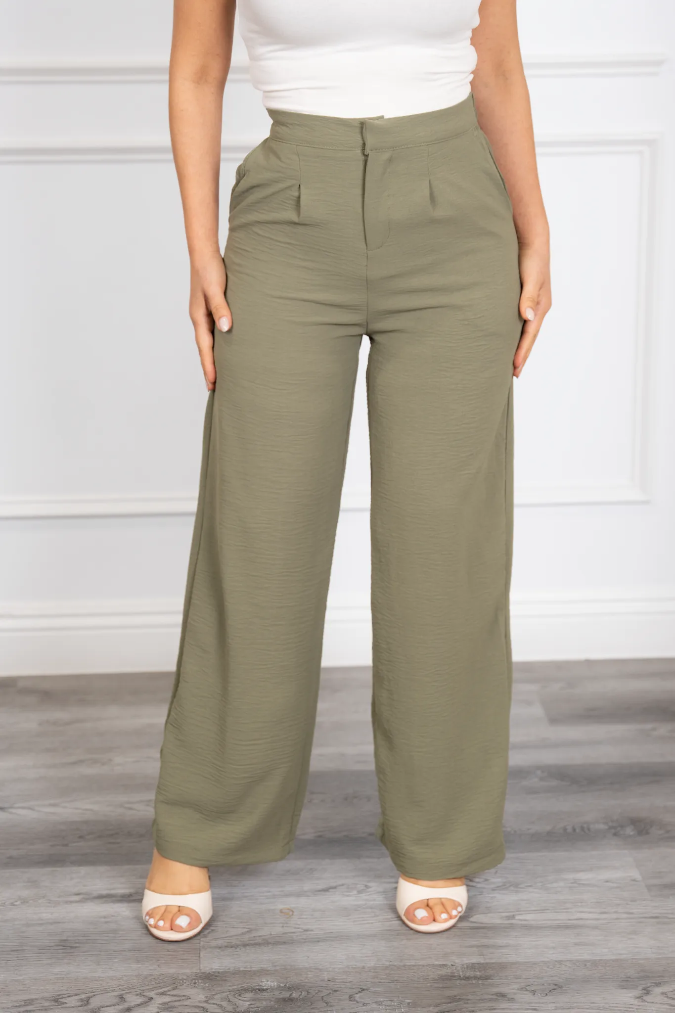 Patty - Olive Green Pleated Wide-Leg Trousers
