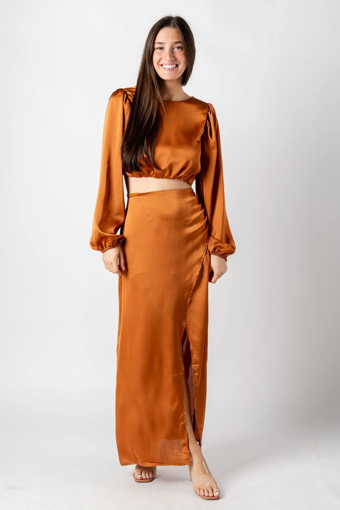 Twist back long sleeve crop top camel