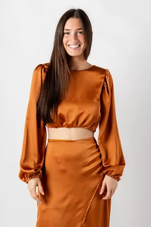 Twist back long sleeve crop top camel