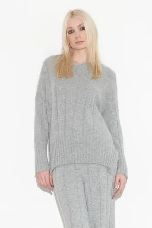 V-NECK SWEATER
