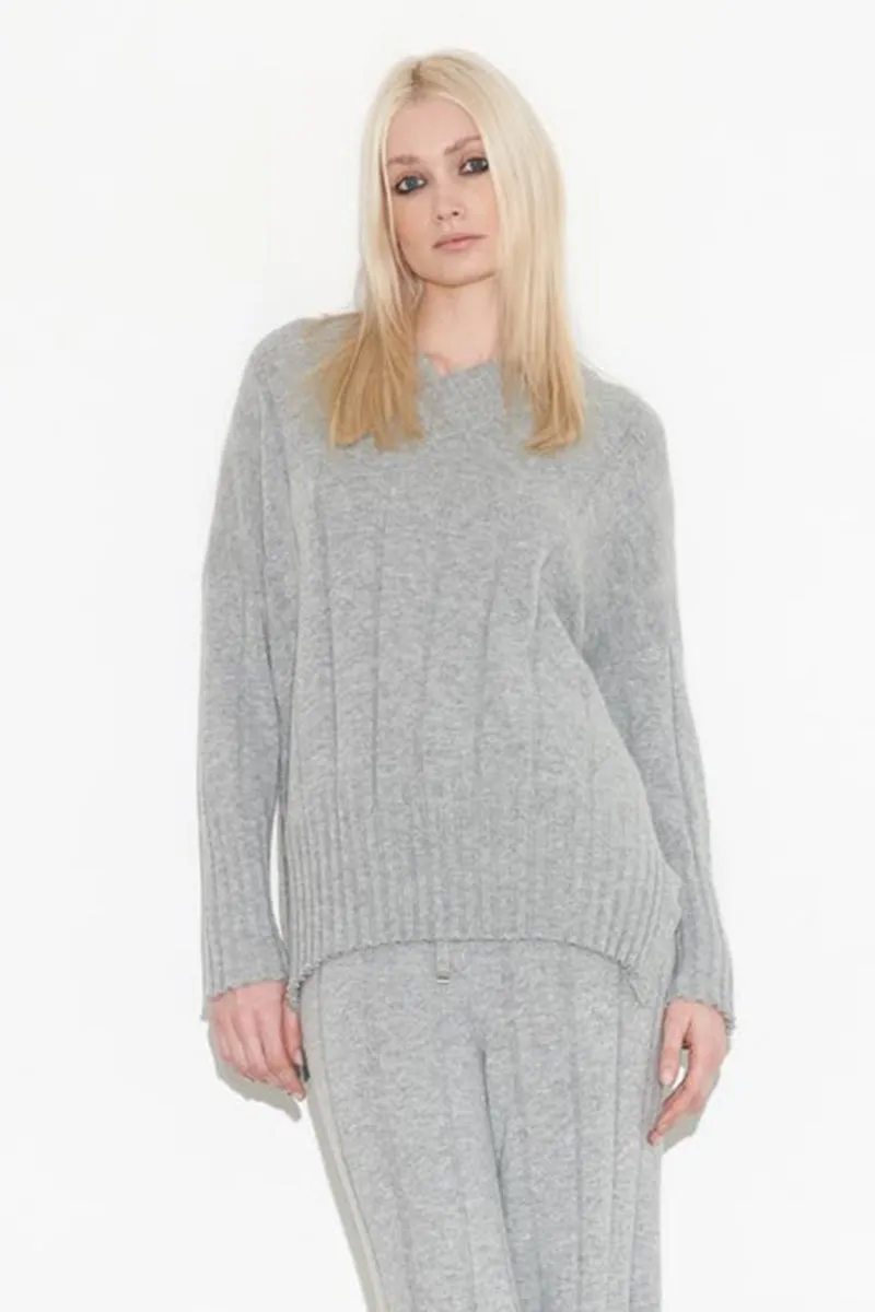 V-NECK SWEATER