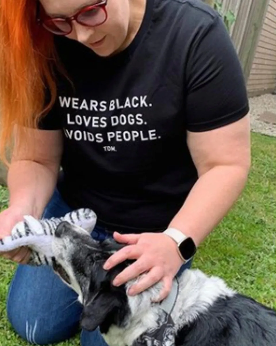 Wears Black. Loves Dogs. Avoids People. Classic T-Shirt